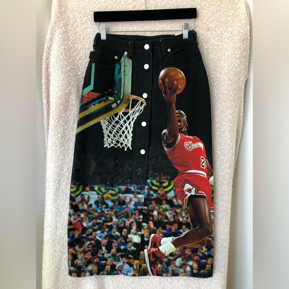 Jordan Black Button-Front Basketball Graphic Midi Skirt with Red Accents